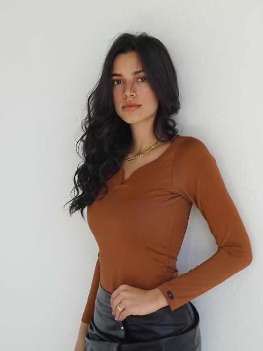 The V Top